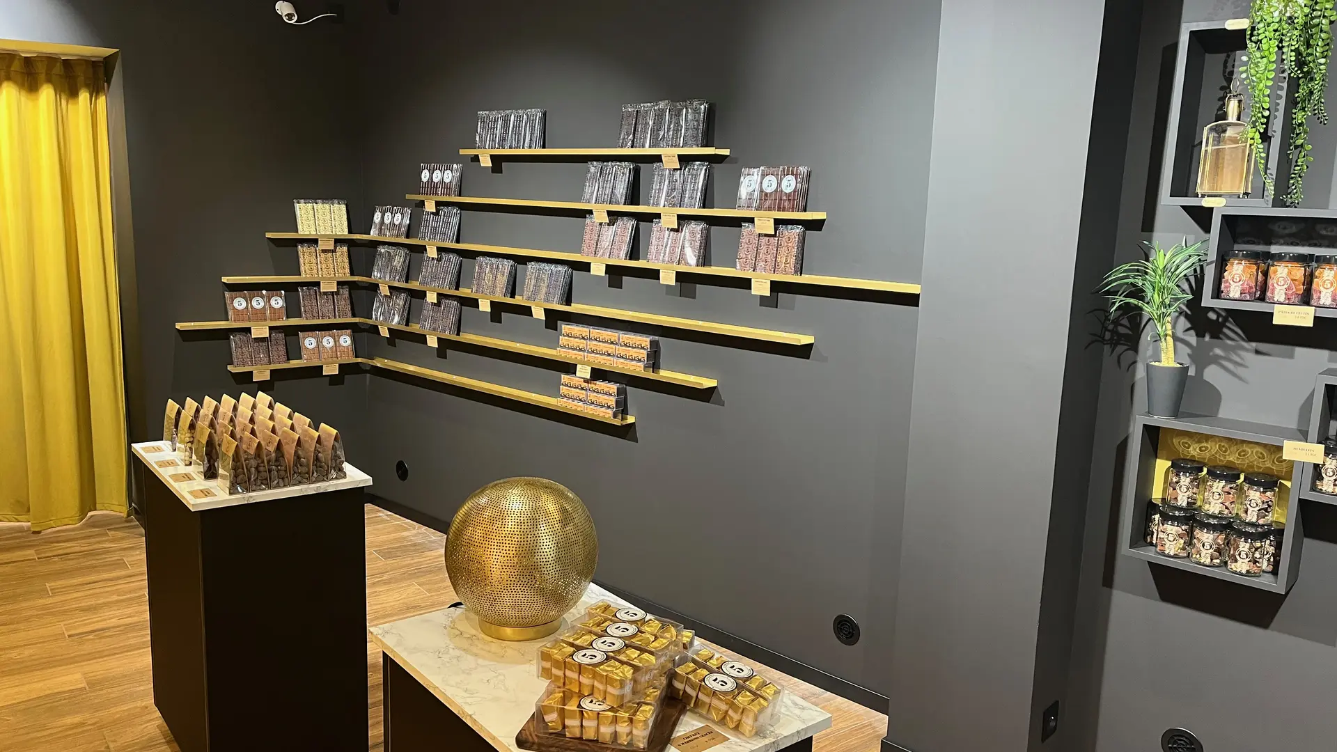 Chocolaterie artisanale - Boutique - La Fôret Fouesnant - Atelier n°5 - 5