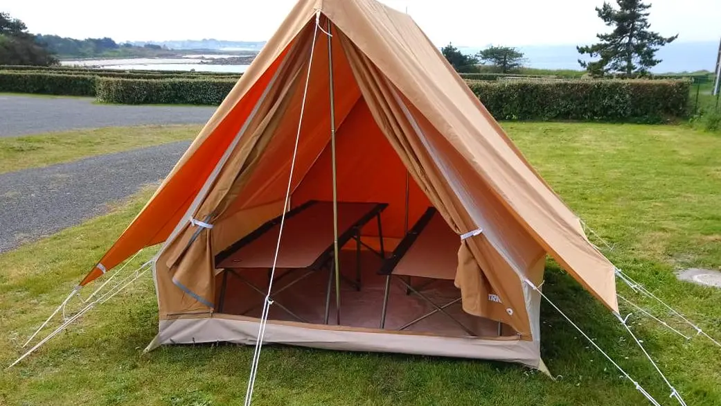 Emplacements tentes sur camping naturel bord de mer en Bretagne