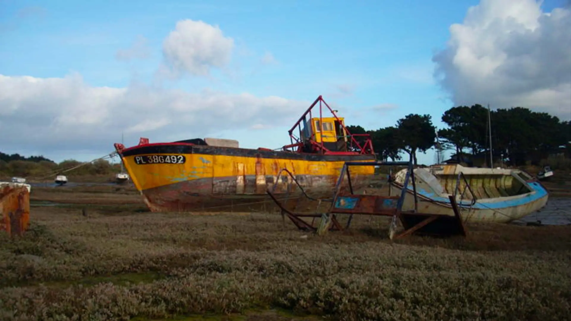 camping_plougrescant-cimetiere_de_bateau-3
