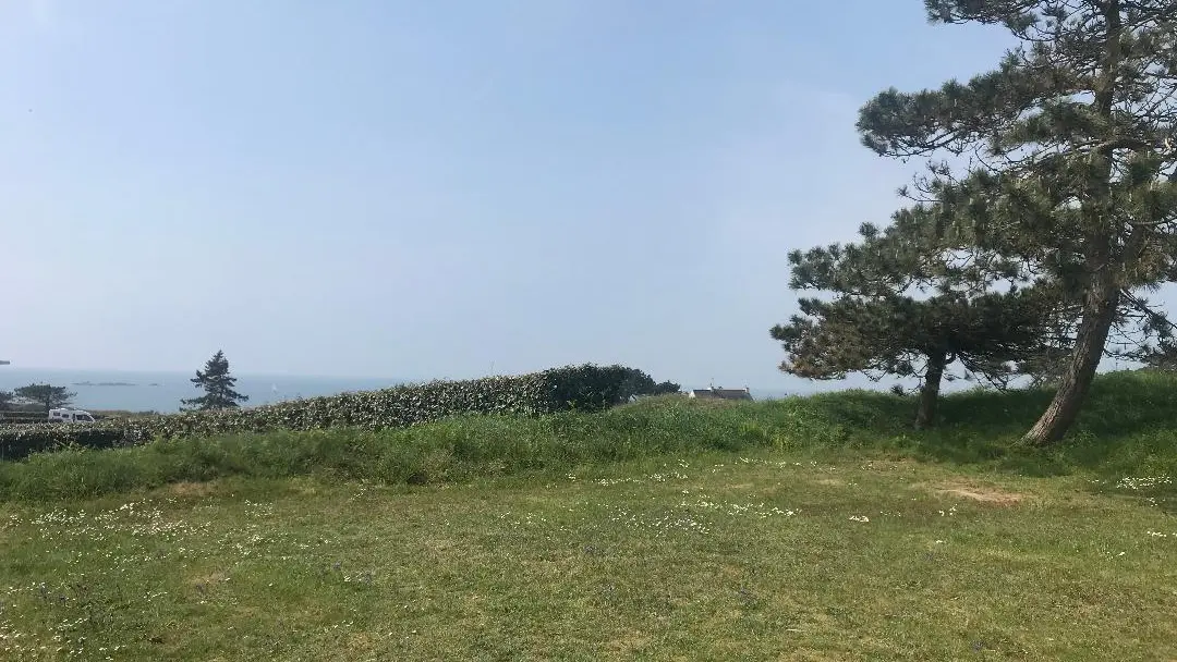 Emplacements nus pour tentes, caravanes, vans, camping-cars