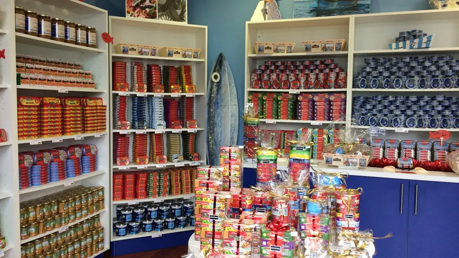Boutique de la conserverie Connétable Chancerelle à Douarnenez
