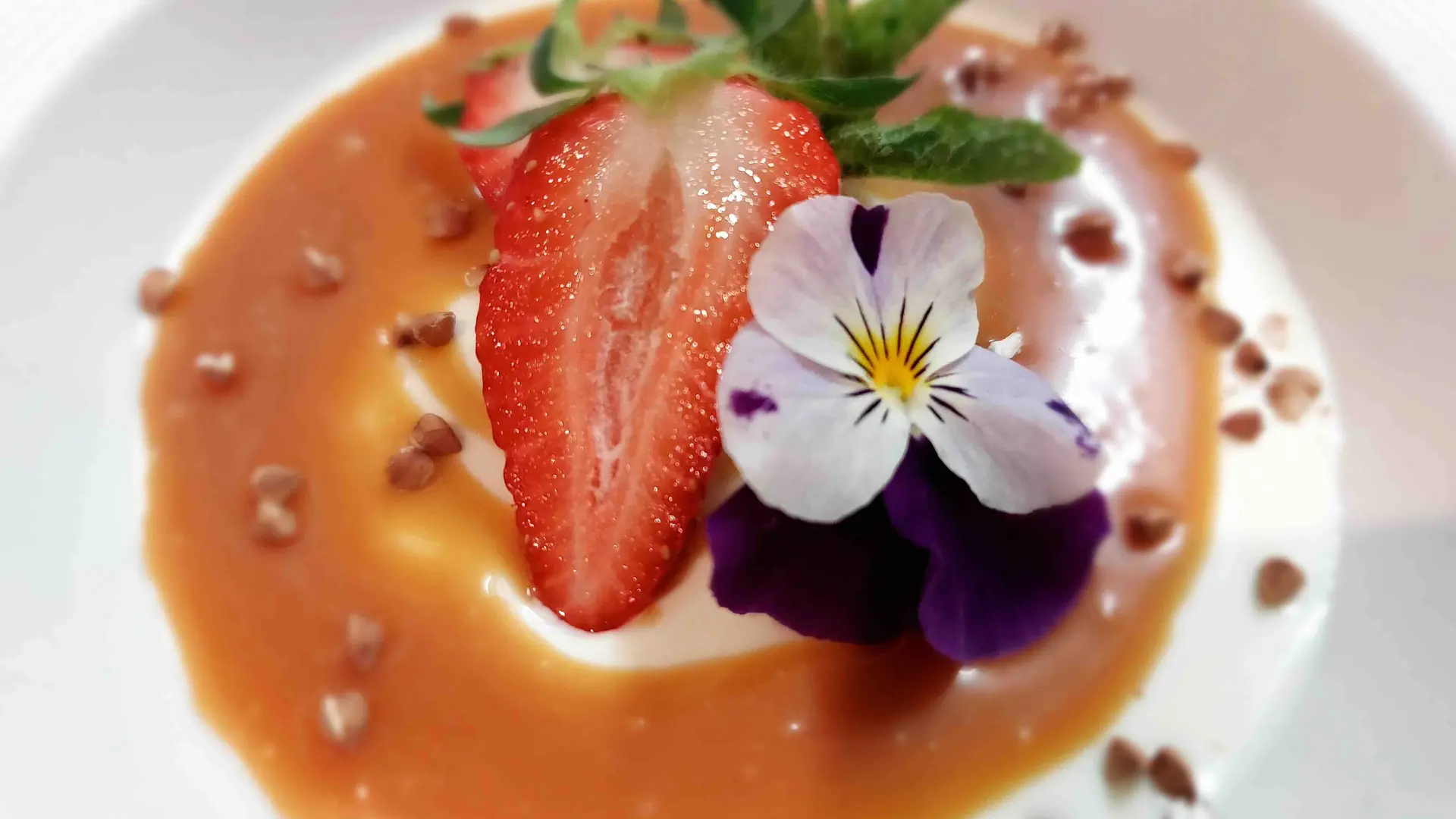 dessert-fraise - La Table du Jardin des Simples Mont-Dol