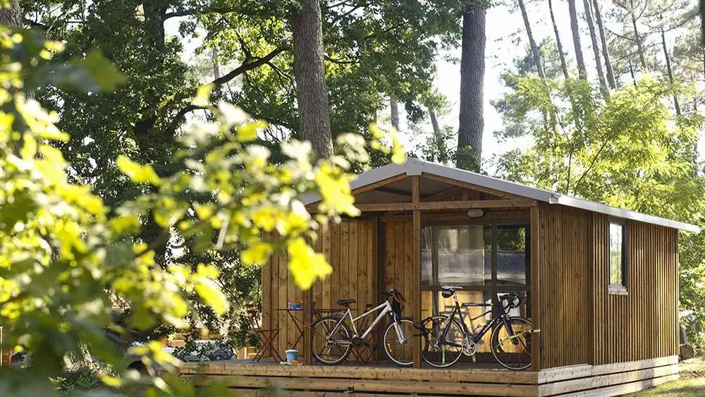 huttopia - location chalet évasion - terrasse