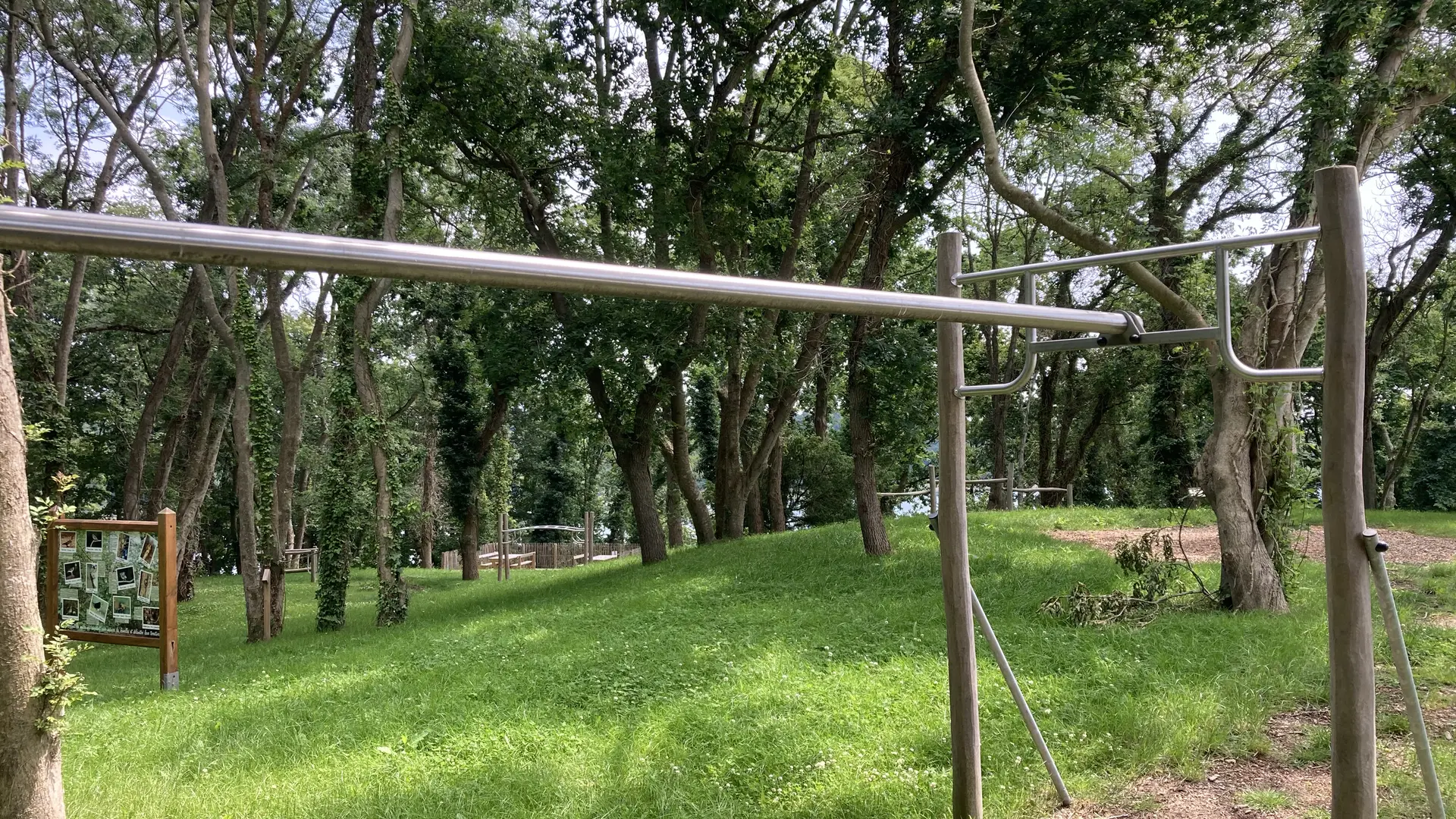 Aire de jeu Bois de Lan Goc Lézardrieux