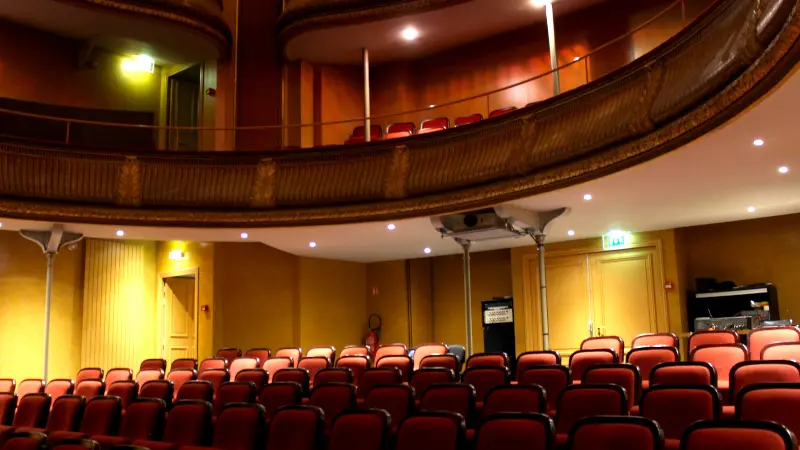 intérieur-théâtre-fougères 800px
