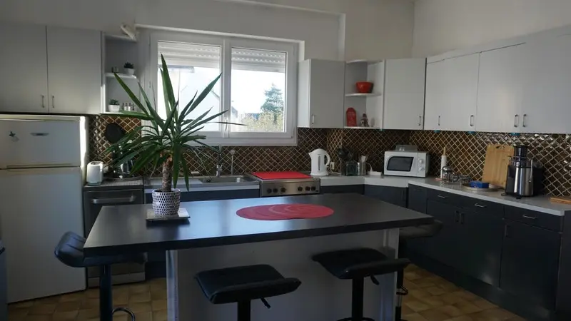 location - BERROU Pierrette - Lesconil - Pays Bigouden - Bigoudenjoy 4