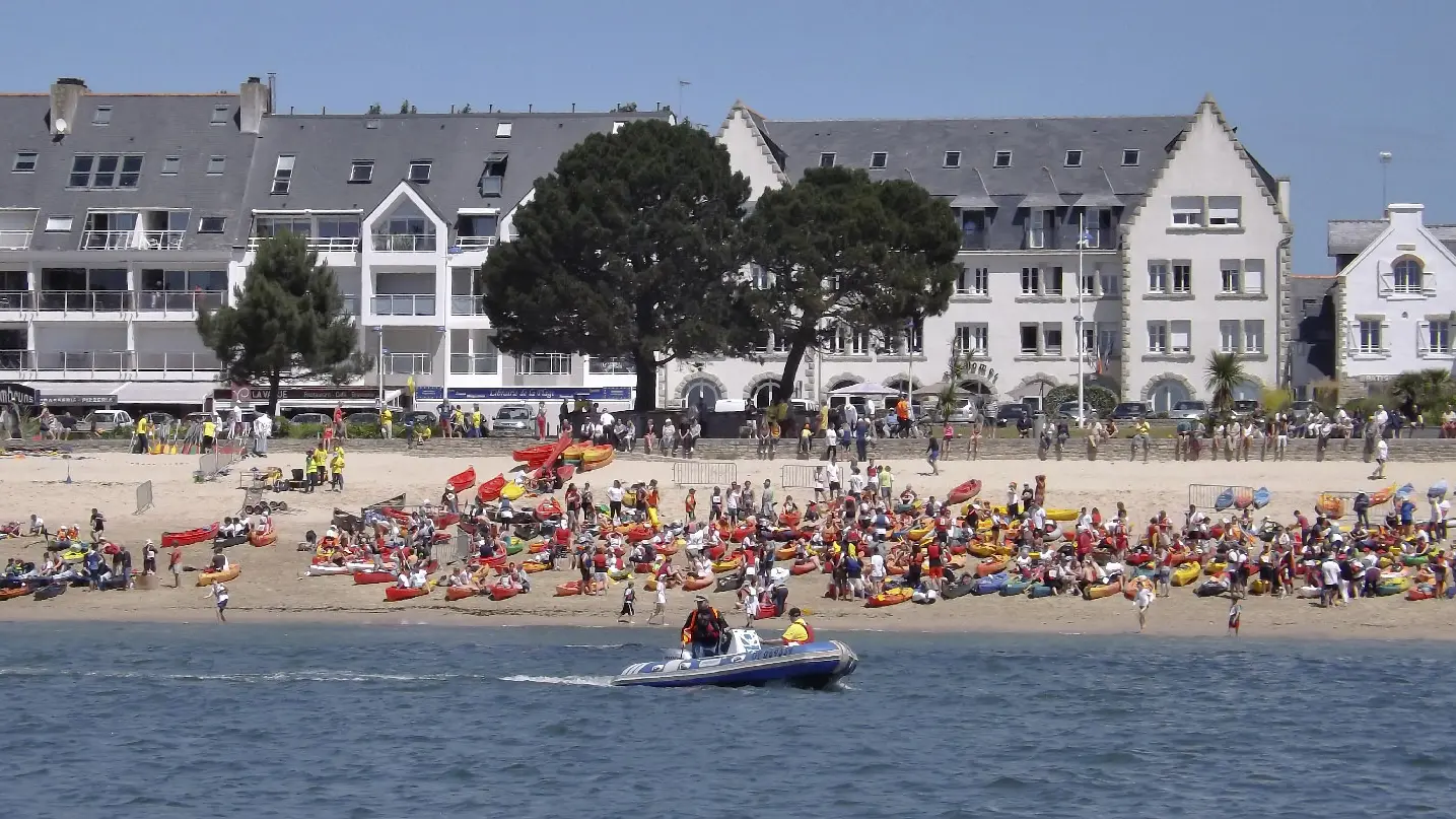 Activités nautiques en bord de plage à Bénodet