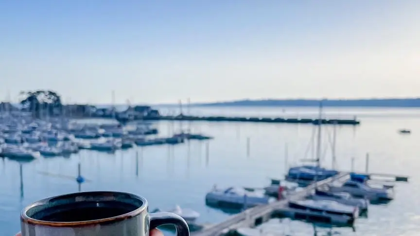 nautica-perrros-guirec-port-tasse-bague-matin