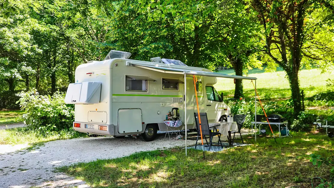 4 emplacement_campingcar_camping_a_la_ferme_la_roussie_sarlat (1)
