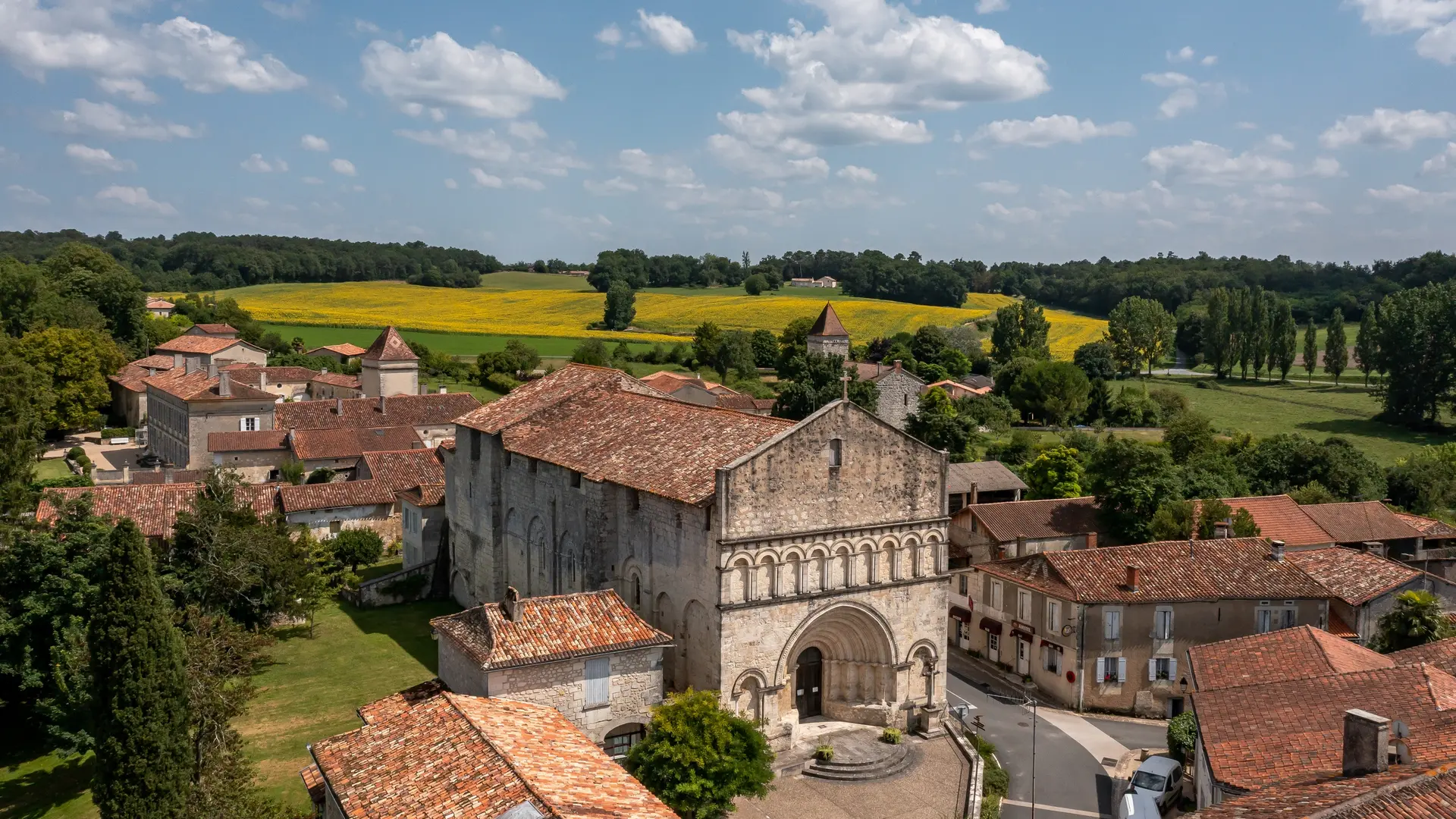 Église de Saint-Privas-des-Près - Vue aérienne