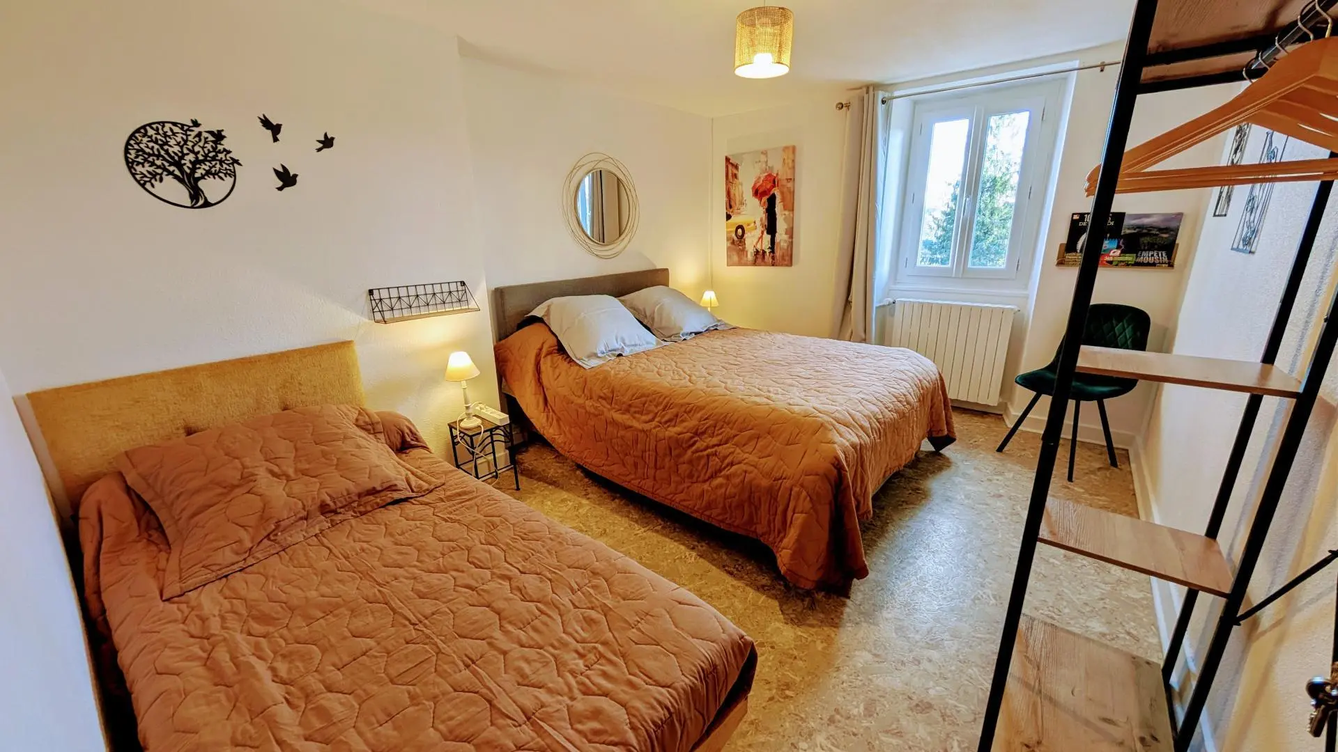 gite de Villetelle sur la commune de Cheissoux en Haute-Vienne - Limousin - Nouvelle Aquitaine - chambre étage_12