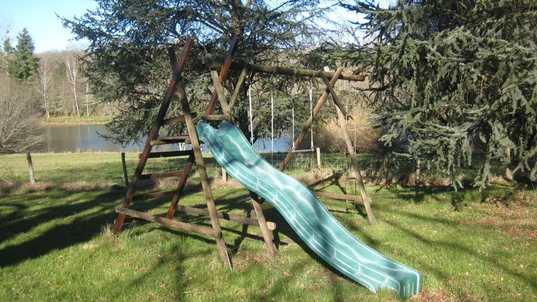 Gîte de La Faye à Compreignac en Haute-Vienne (Limousin en Nouvelle Aquitaine) - Jeux pour enfants_27