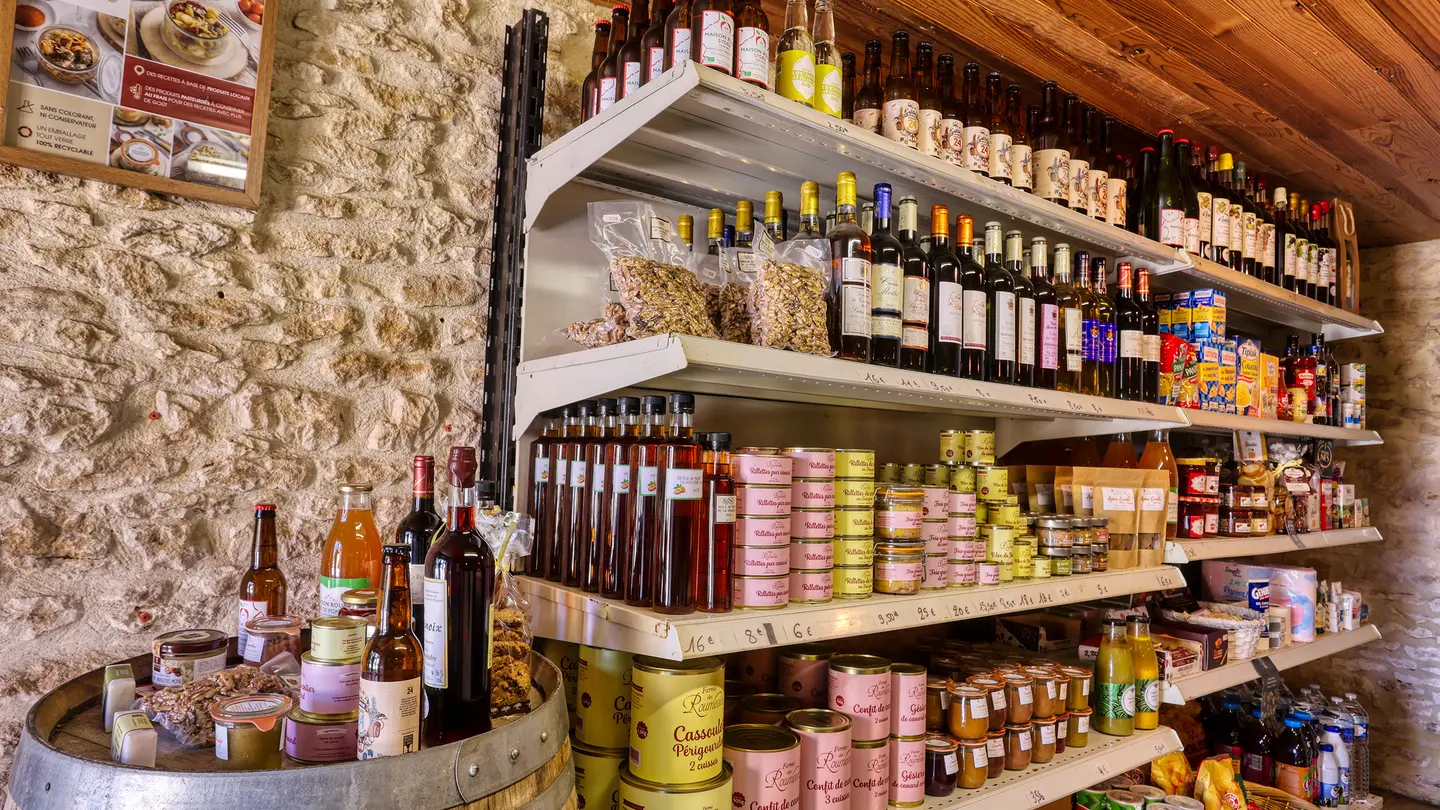 9 epicerie_produits_locaux_perigord_camping_a_la_ferme_la_roussie_sarlat (1)