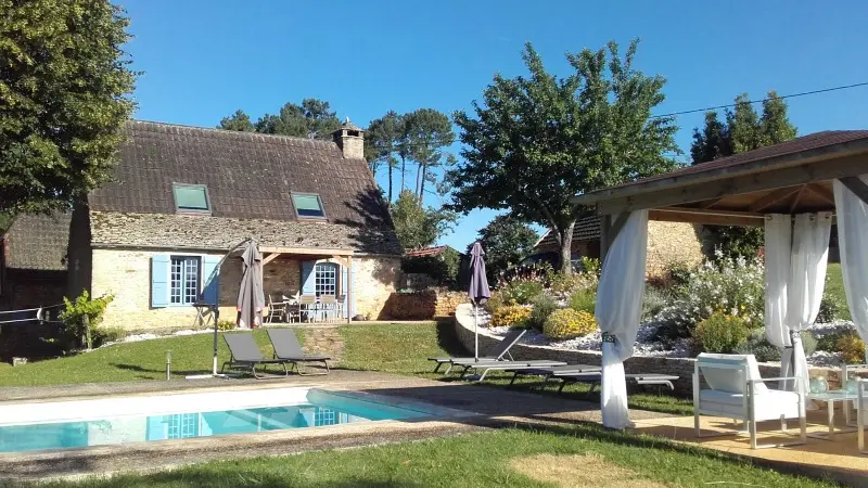040206 - les mazaux - location piscine couverte et chauffée - entre sarlat et lascaux 4