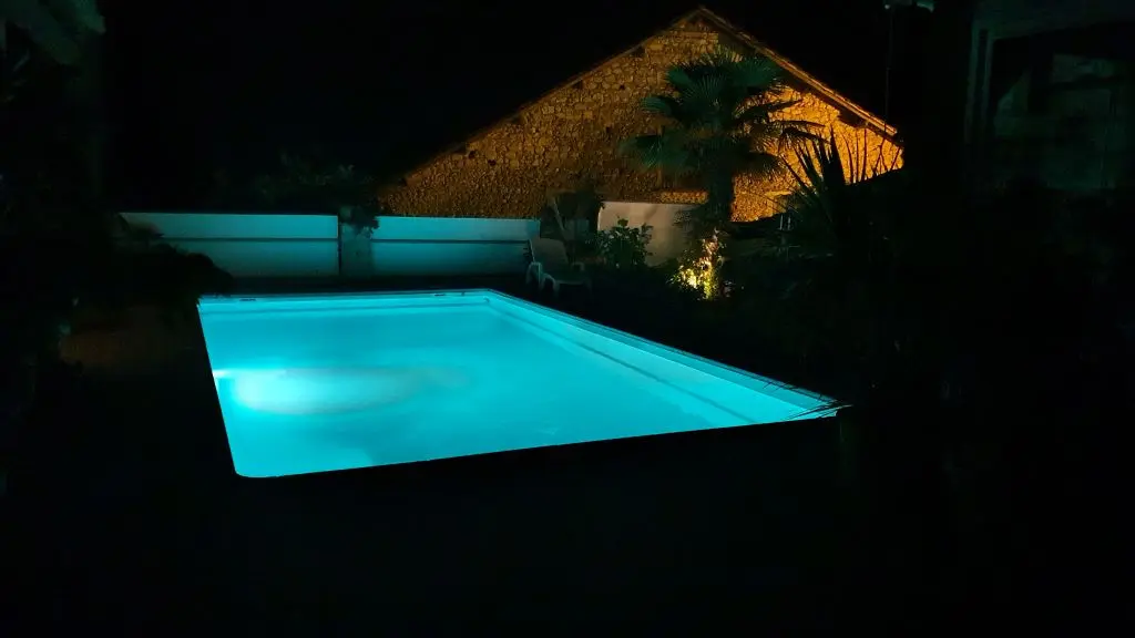la piscine de nuit