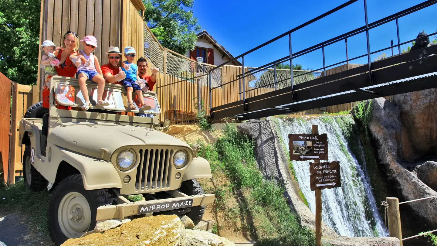 1. Labyrinthe voiture  famille
