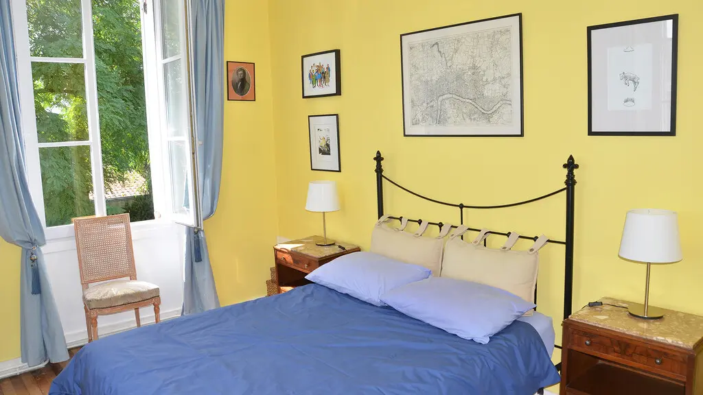 Chambre-jaune-maison-Hubert-Faure