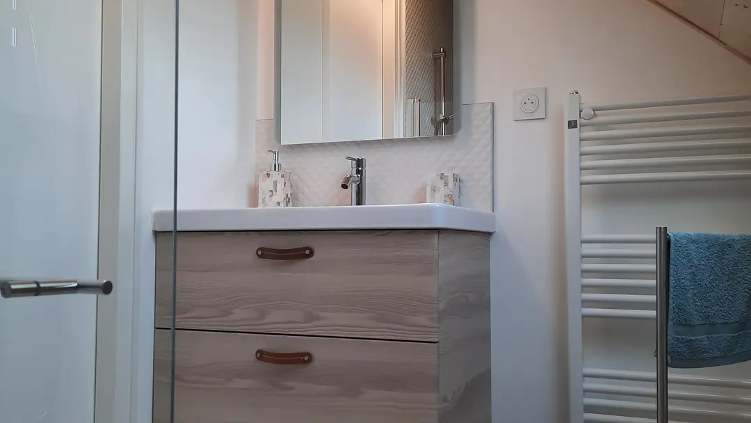 13 SALLE DE DOUCHE HAUT 2