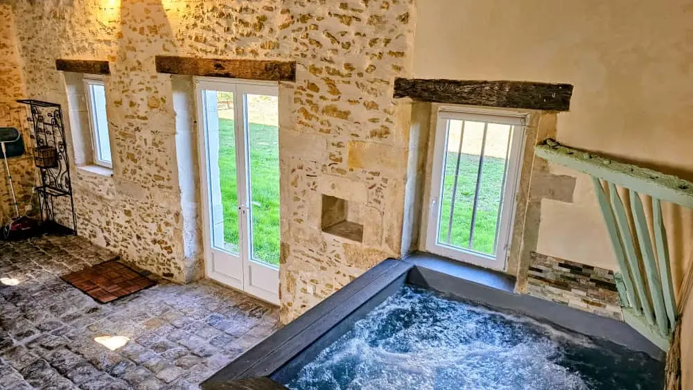 16LE JACUZZI 2025 ©Campana