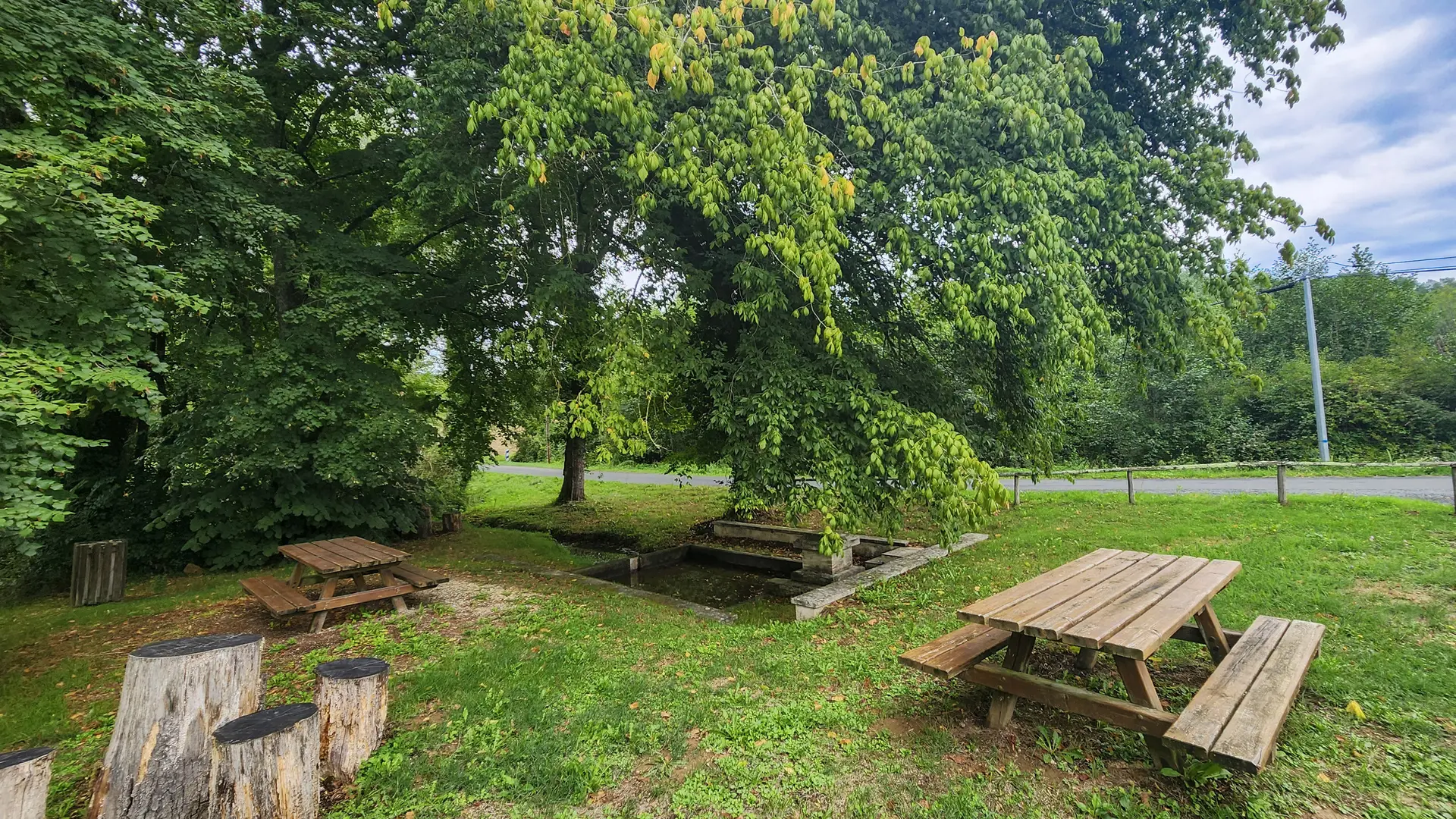 aire-pique-nique-saint-jean-d-estissac-tronc-tourisme-isle-perigord