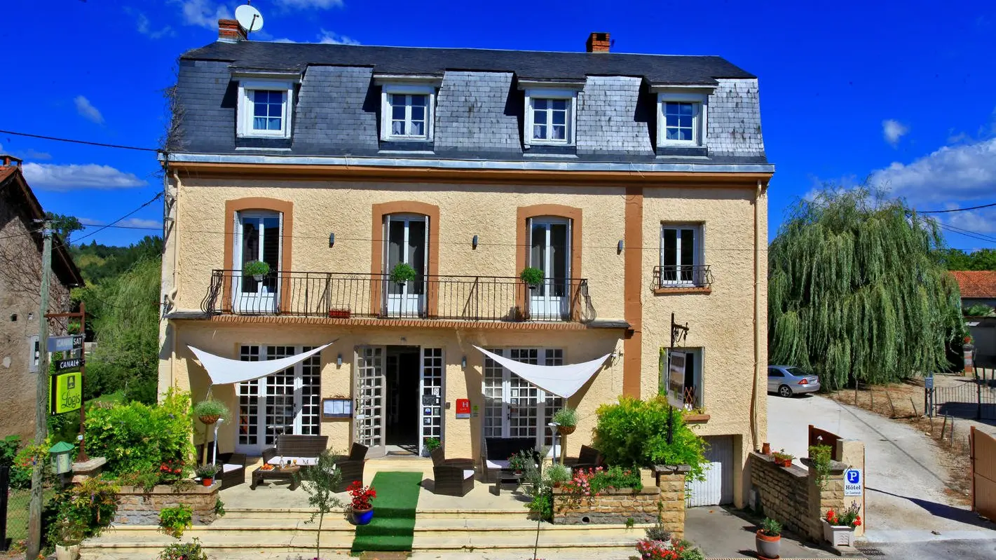 2 Façade