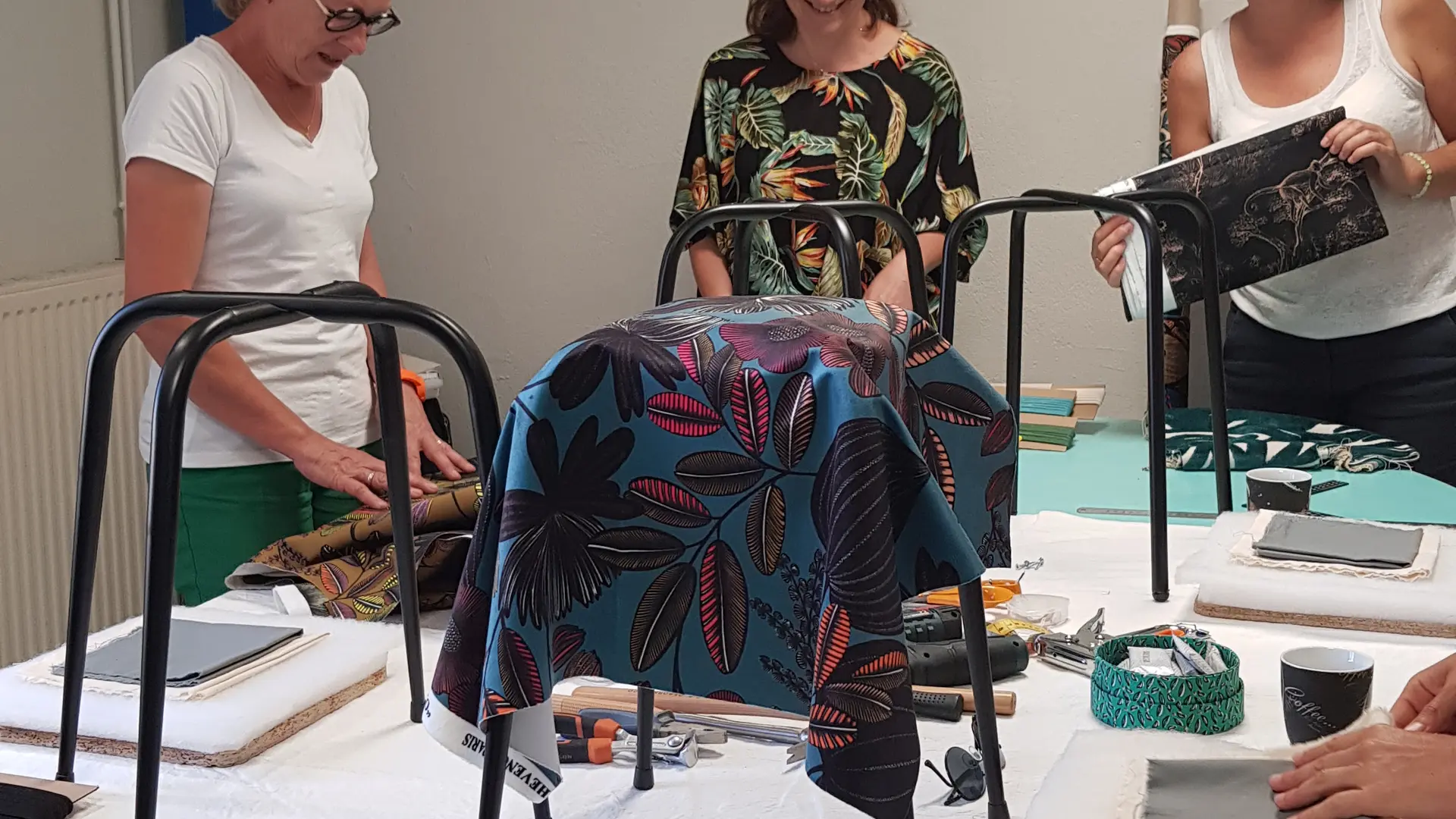 Atelier sauvons un tabouret