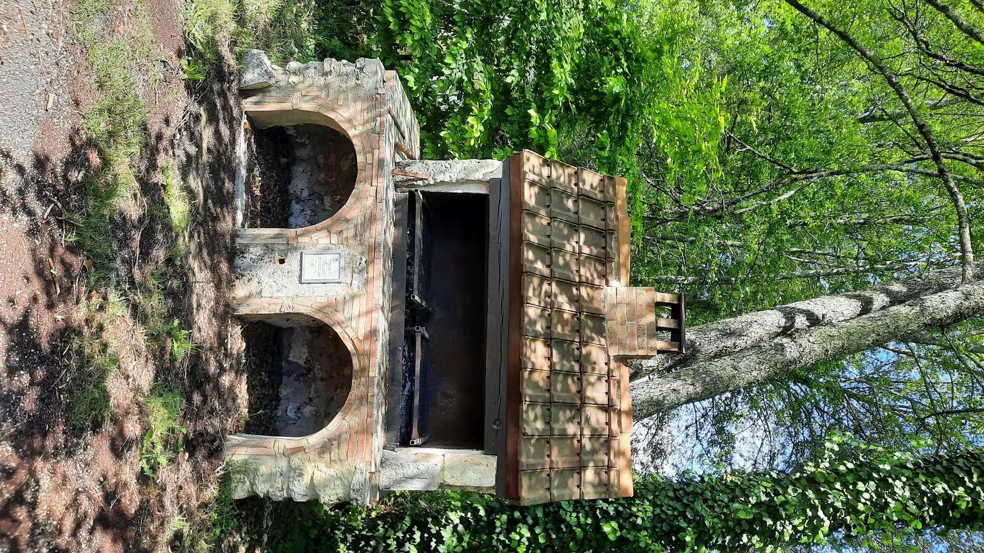 aire-pique-nique-saint-martin-des-combes-barbecue-tourisme-vallee-isle