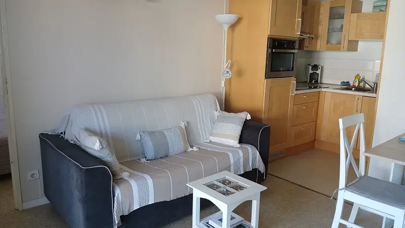 MENVIELLE_2018_P518_02