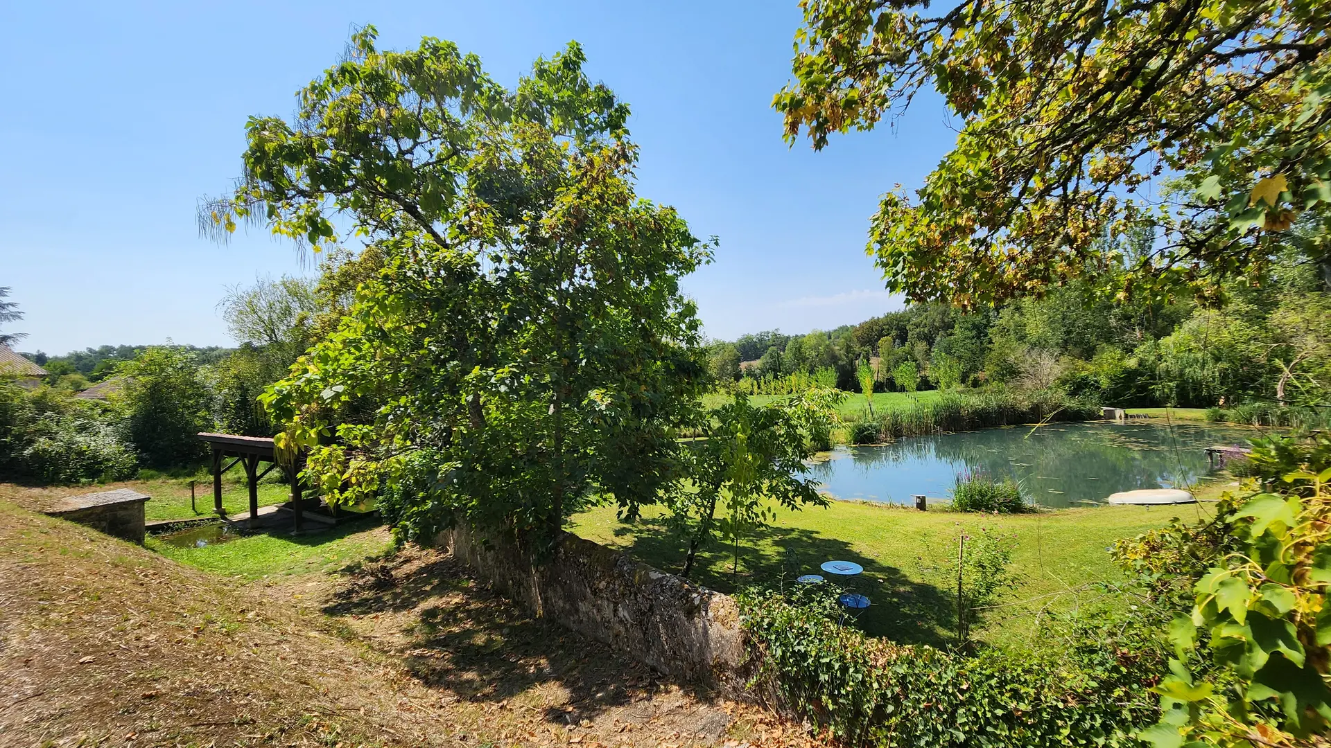 aire-pique-nique-bourg-les-leches-vue-generale-tourisme-isle-perigord
