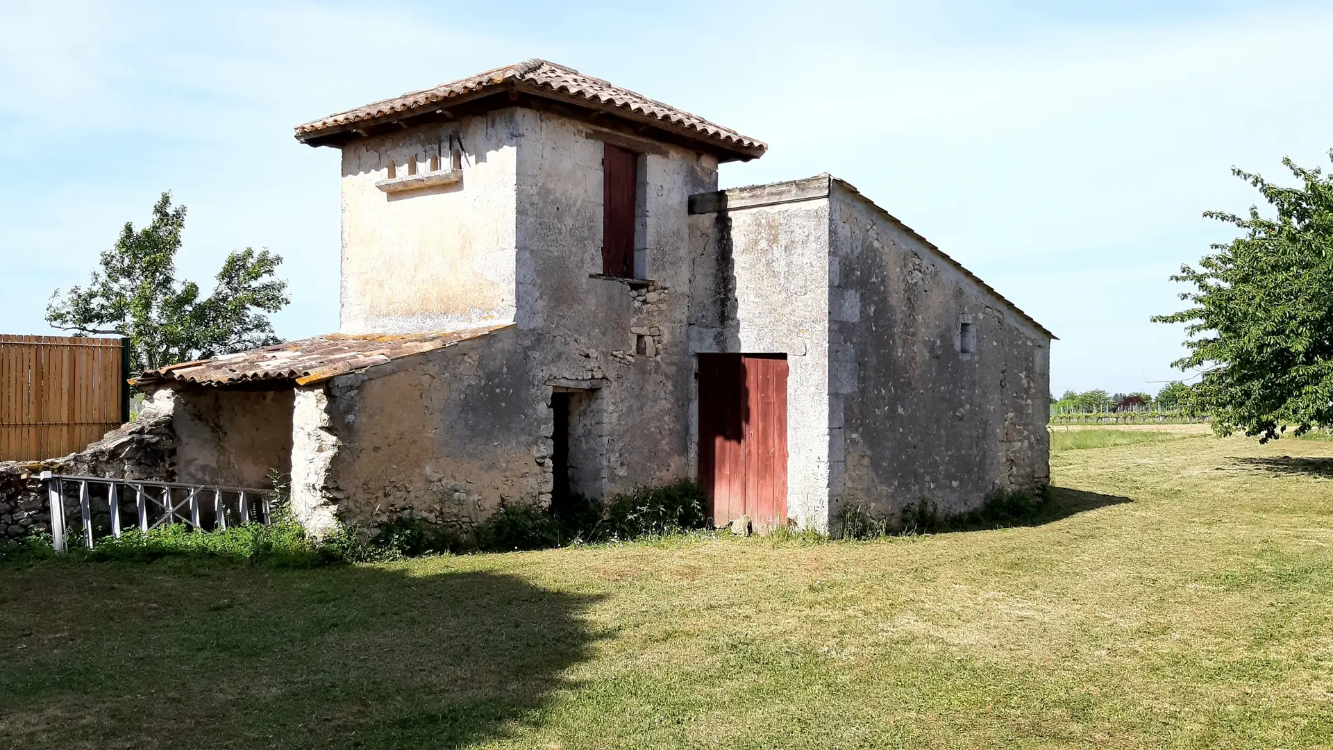 Extérieur PIGEONNIER Eyrans