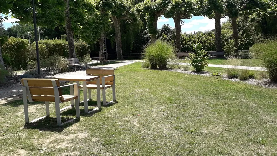 PETITE TABLE AIRE MUSSIDAN