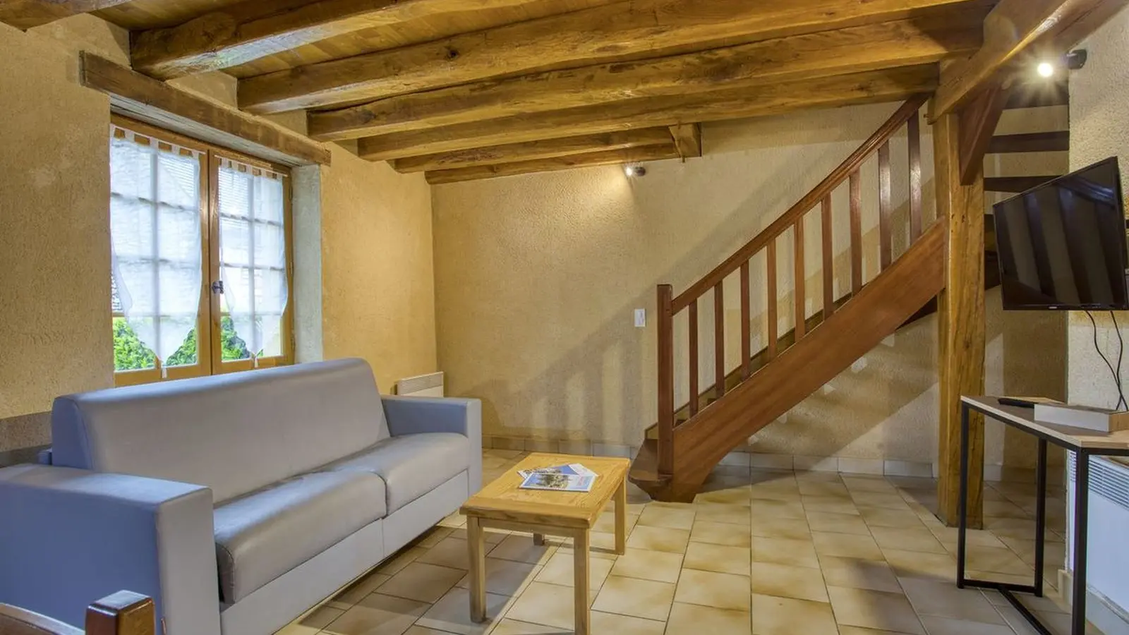 3_salon - Village de gîtes Combas