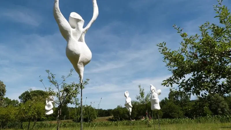 thonac statue myriam G sirtaqui