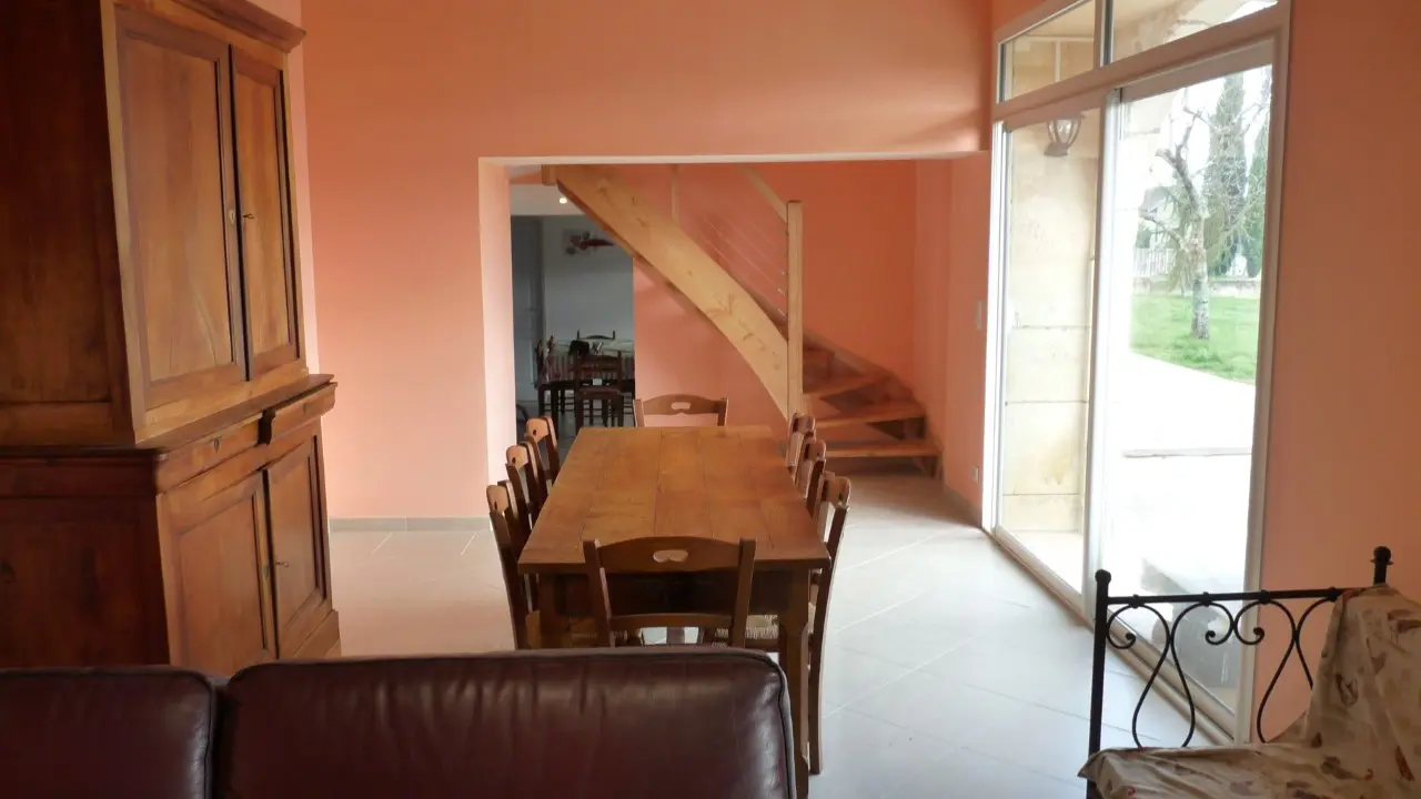 Accès à l'étage du gîte le porche