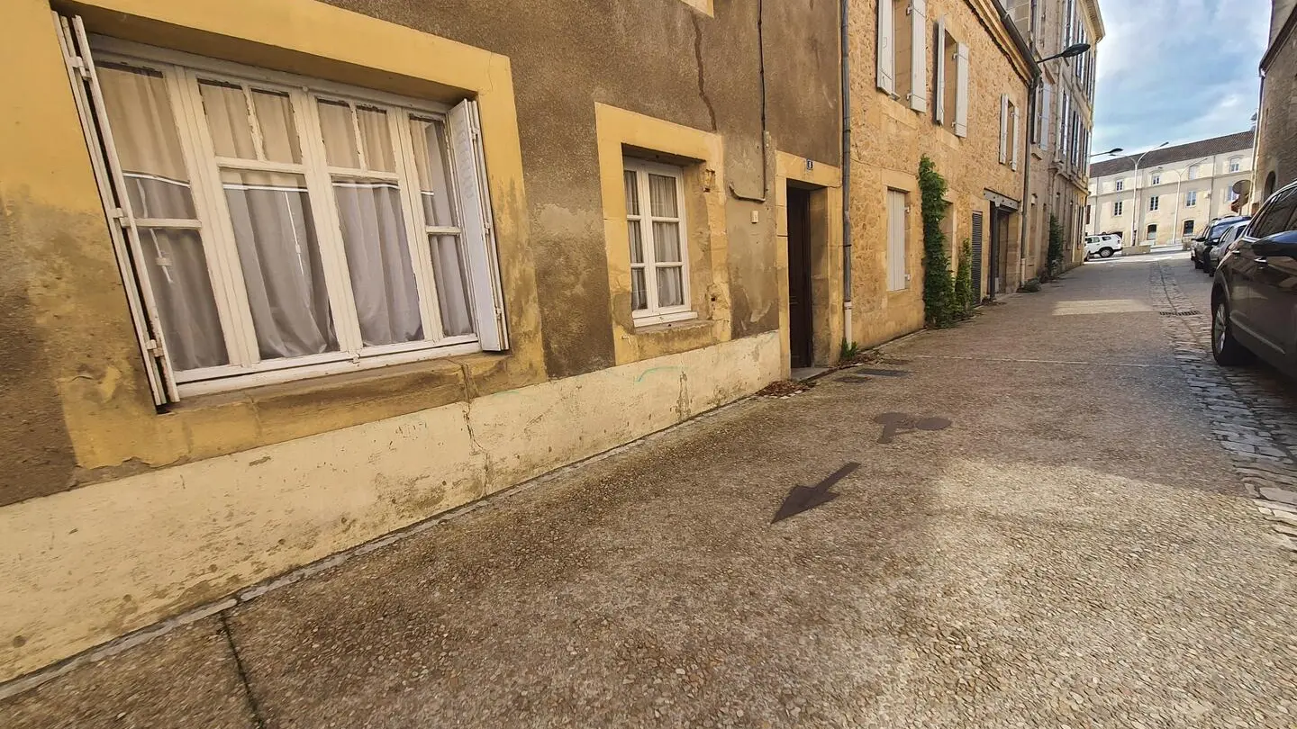 tout proche de la nouvelle médiathèque, de la place pasteur et du Cinéma Rex 4
