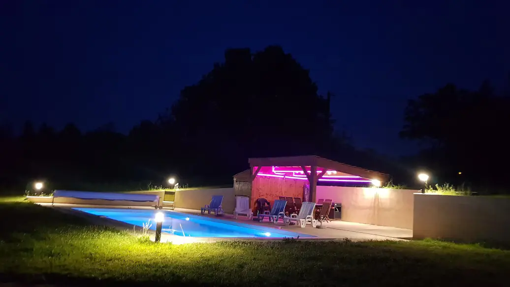 truffiere piscine nuit
