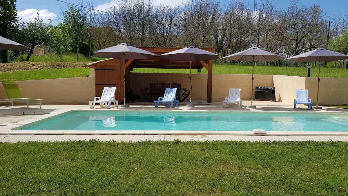 truffiere piscine parasol