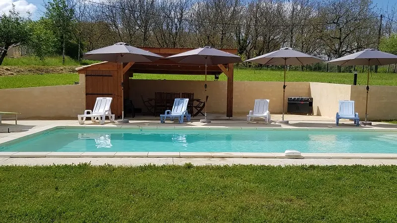 truffiere piscine parasol