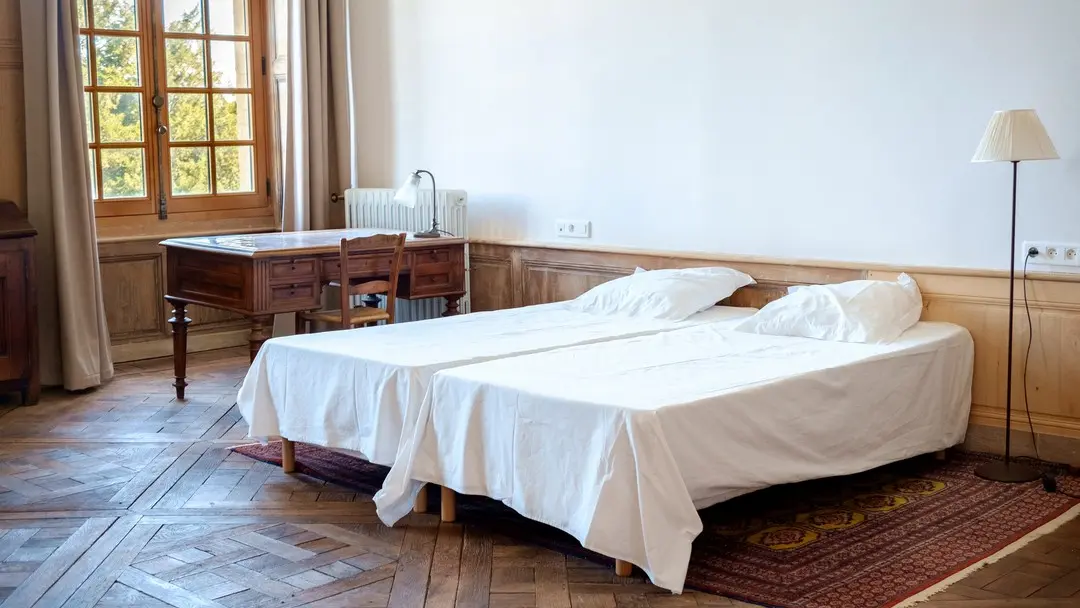 villa-les-roses-chambre Louis XIV © Deyan Christakiev