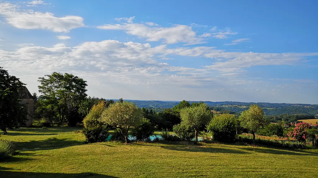 vue sur la vallée depuis le jardin