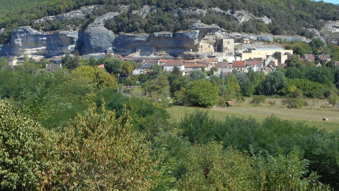vue sur les Eyzies 2