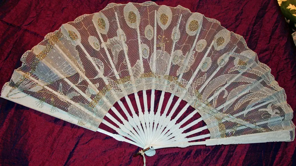 Atelier du Poinct de Tulle – dentelle à l'aiguille_11