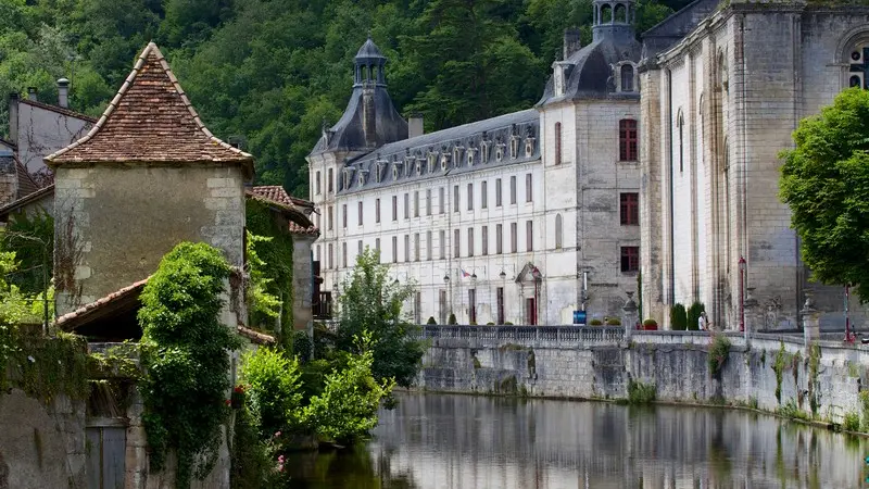 Abbatiale Saint-Pierre de Brantôme_2
