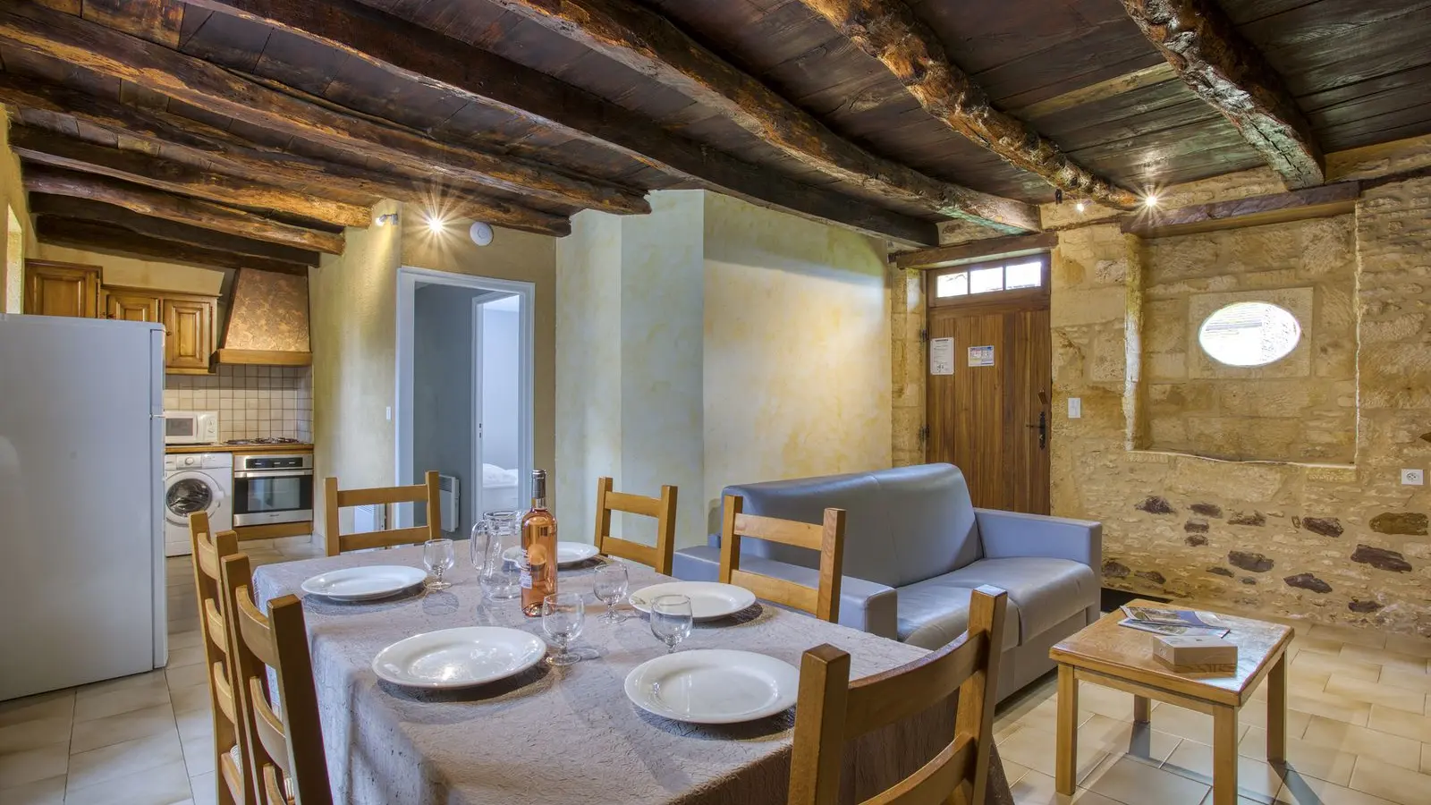 Adeline1_sejour_salon Combas Village de gites