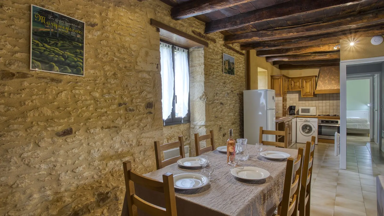 Adeline5_sejour_cuisine Combas Village de gites