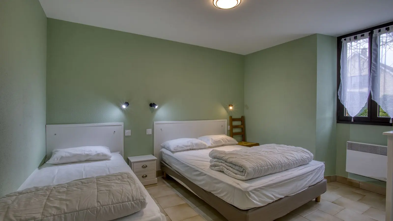 Adeline8_chambre1 Combas Village de gites