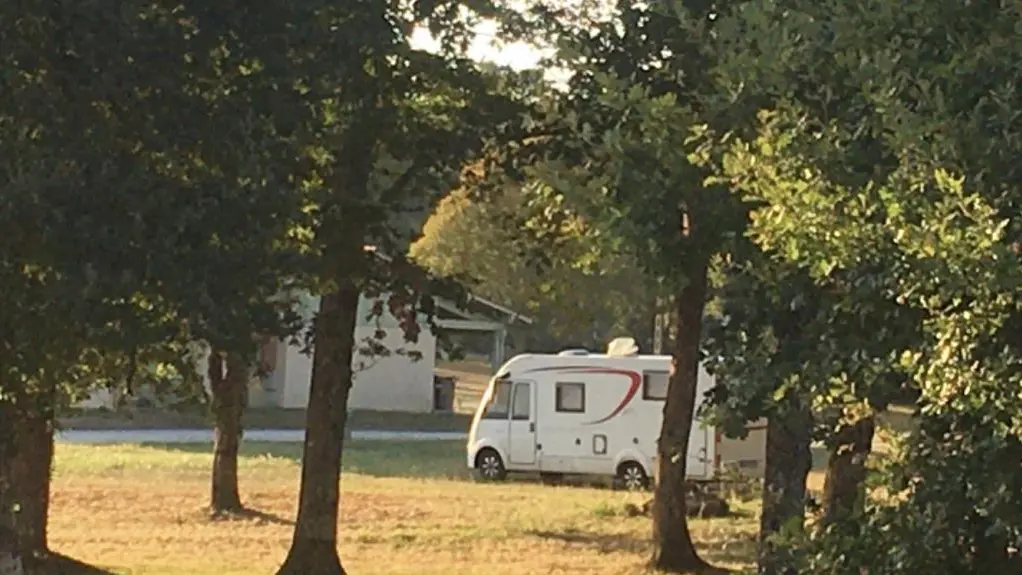 Aire de camping-car Echourgnac