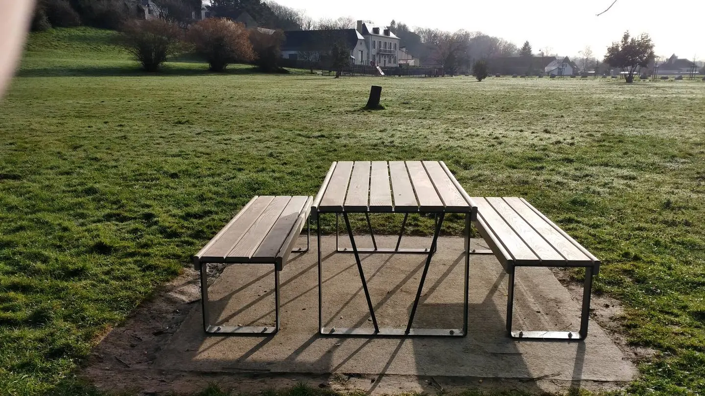 Aire de pique-nique - Lescar Bénéharnum - tables 3