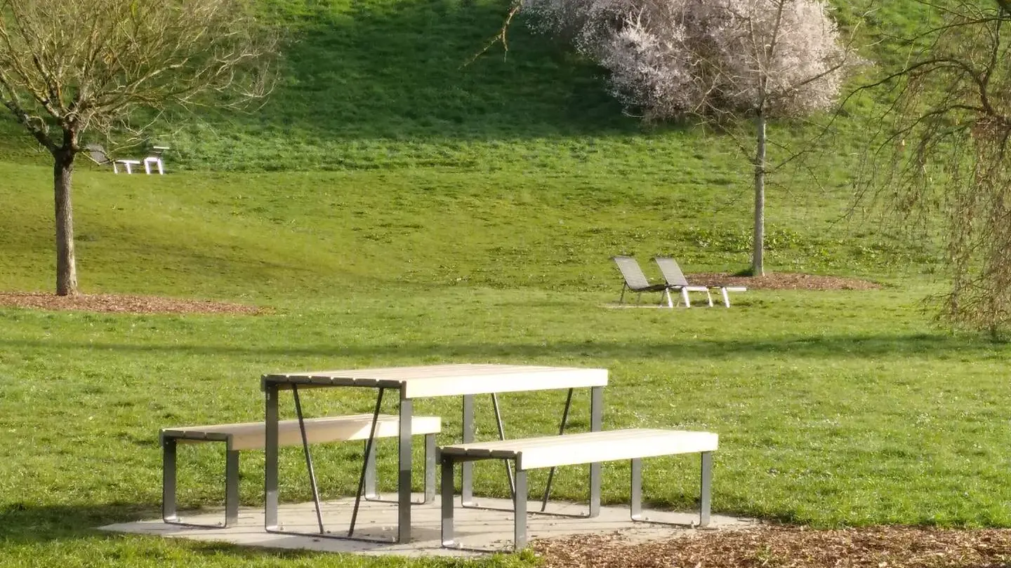 Aire de pique-nique - Lescar Bénéharnum - tables 4