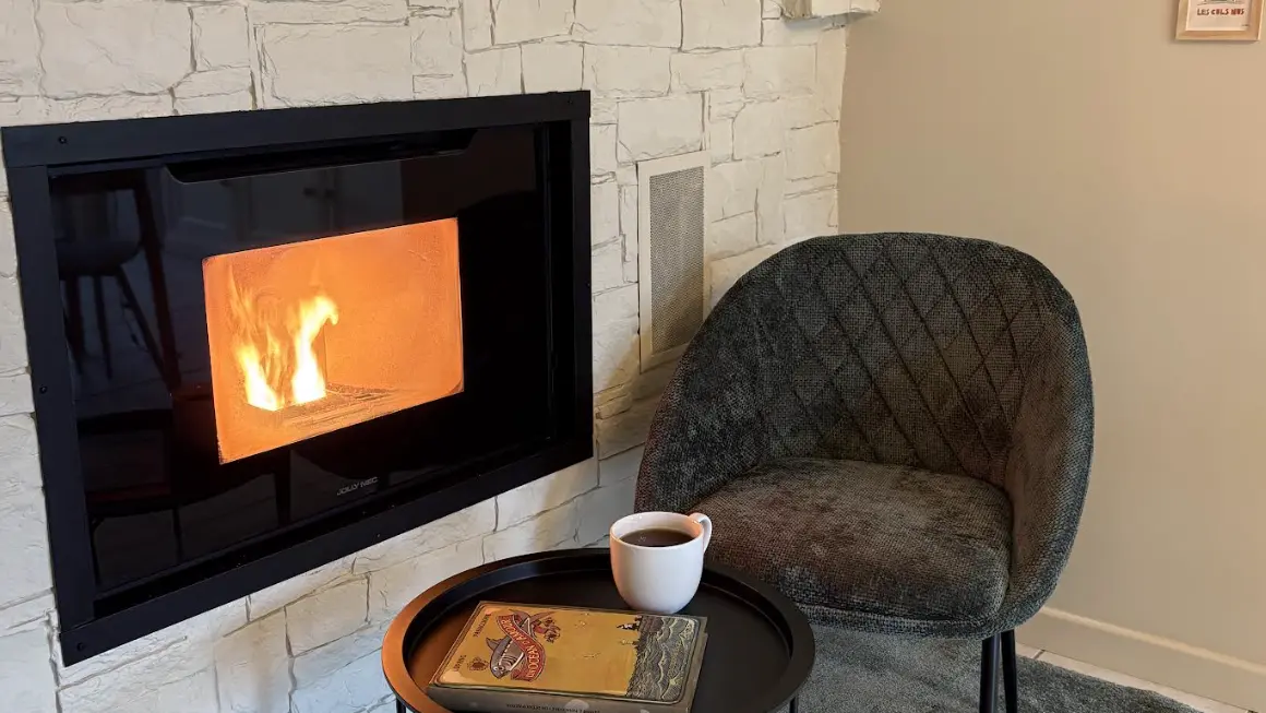 Au coin du feu 2025 ©Blond